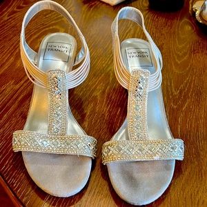 New York Transit/David’s Bridal shoes, size 8.5, Silver, Sparkle